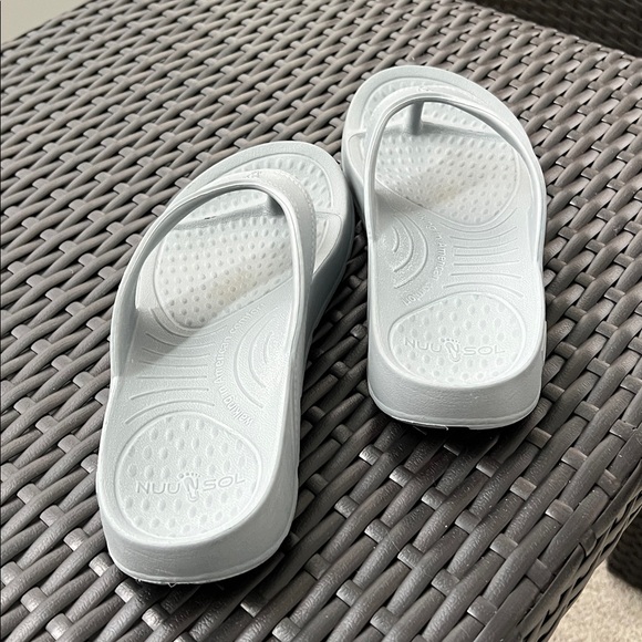 Nuusol Gray Flip Flop Sandals - Picture 3 of 4